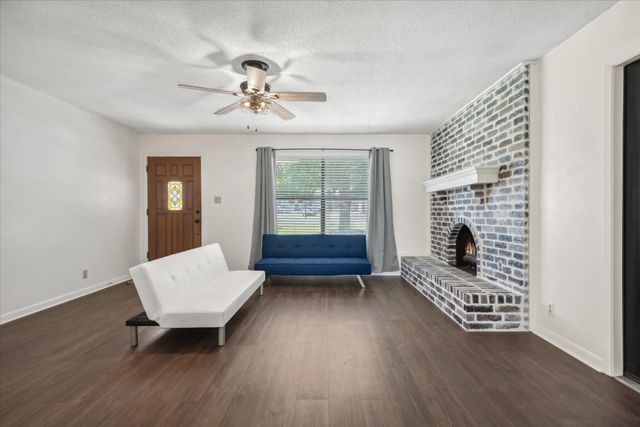 310 Mount Sylvan Street, Lindale, TX 75771