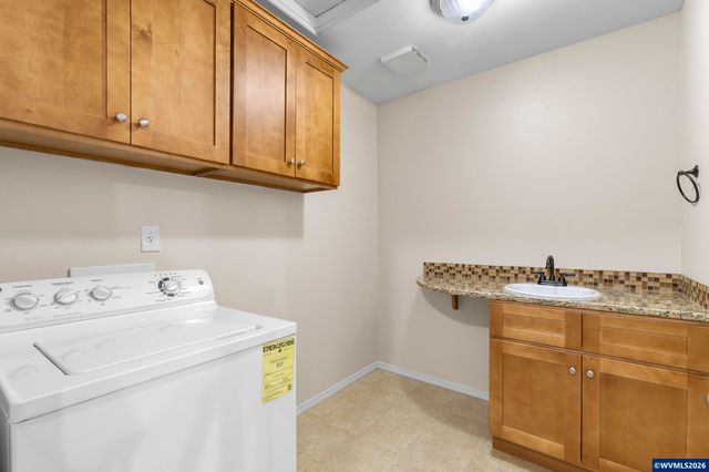 5255 Patrick Ln NE, Keizer, OR 97303