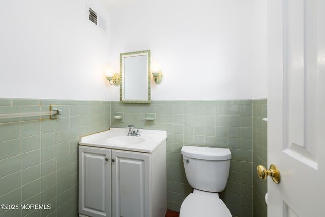 2 William Street A Upper, Highlands, NJ 07732