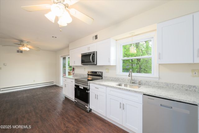2 William Street A Upper, Highlands, NJ 07732