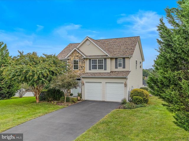 554 BRAEBURN DR, Martinsburg, WV 25403