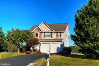 554 BRAEBURN DR, Martinsburg, WV 25403