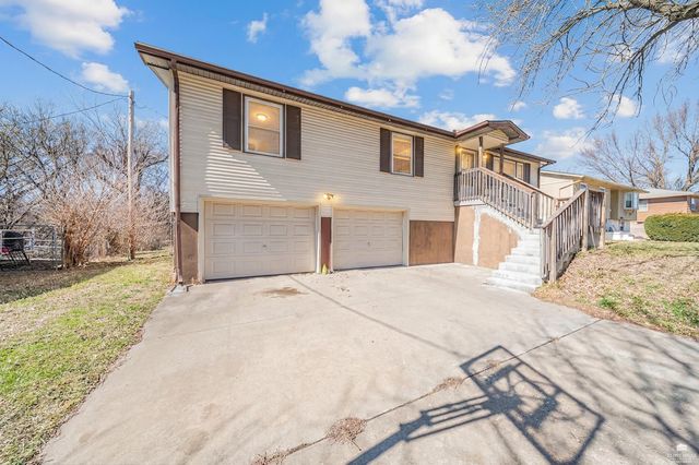 1404 Thompson Drive, Junction City, KS 66441