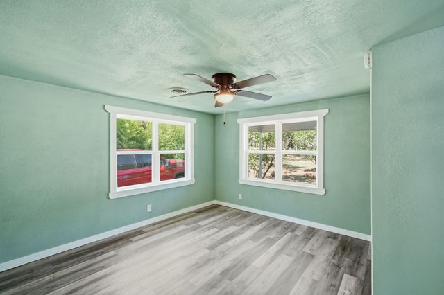 3325 Dove Creek Road, Cleburne, TX 76031