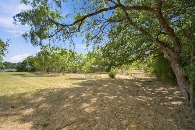 3325 Dove Creek Road, Cleburne, TX 76031