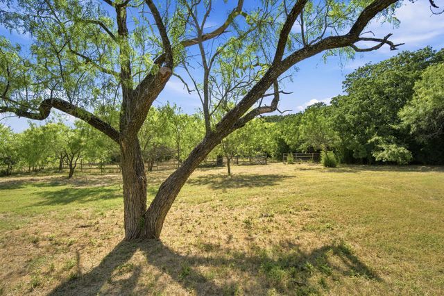 3325 Dove Creek Road, Cleburne, TX 76031