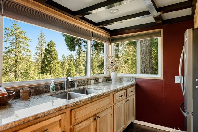 24416 Horst Drive, Crestline, CA 92325