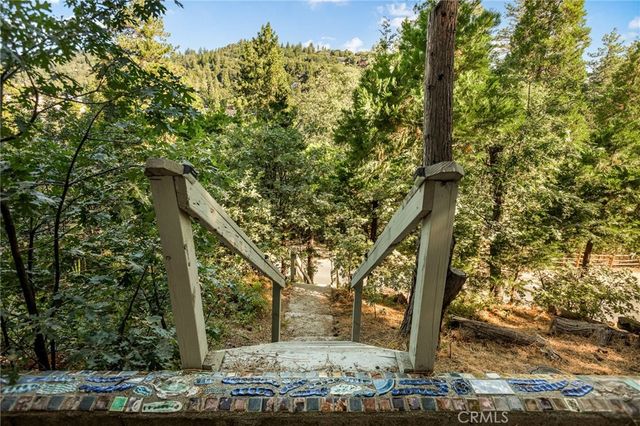 24416 Horst Drive, Crestline, CA 92325