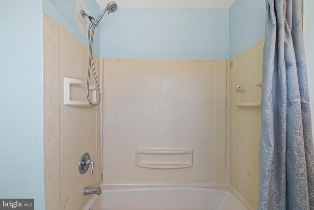 423 WOODLAND ST, Trenton, NJ 08610