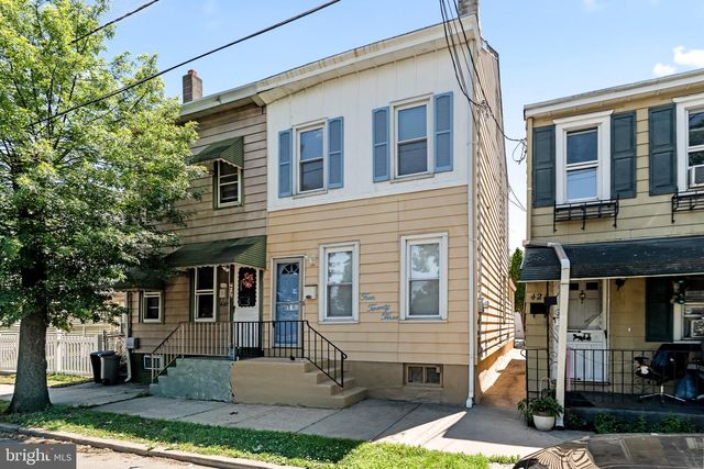 423 WOODLAND ST, Trenton, NJ 08610