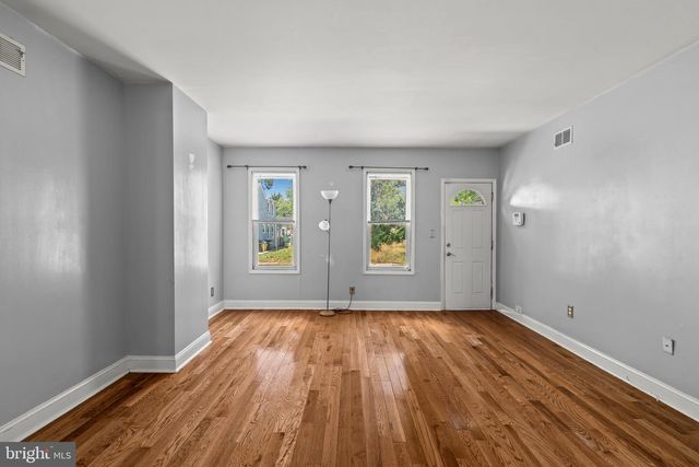 423 WOODLAND ST, Trenton, NJ 08610
