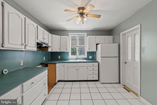 423 WOODLAND ST, Trenton, NJ 08610
