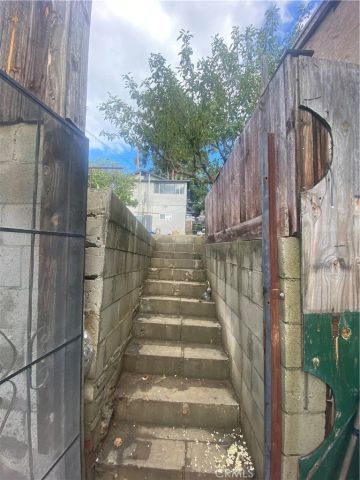 1129 N Alma Avenue, Los Angeles, CA 90063