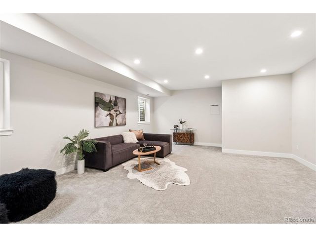 3075 S Delaware St, Englewood, CO 80110