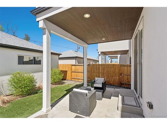 3075 S Delaware St, Englewood, CO 80110