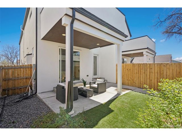 3075 S Delaware St, Englewood, CO 80110