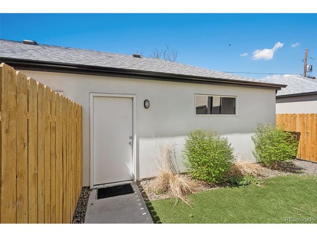 3075 S Delaware St, Englewood, CO 80110