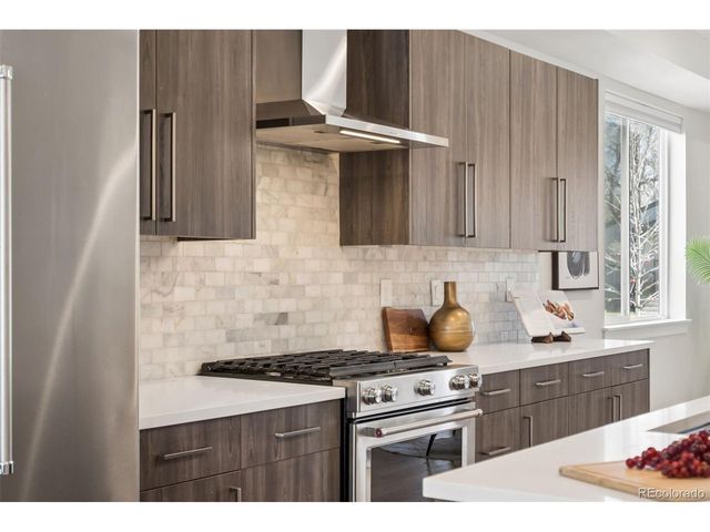 3075 S Delaware St, Englewood, CO 80110