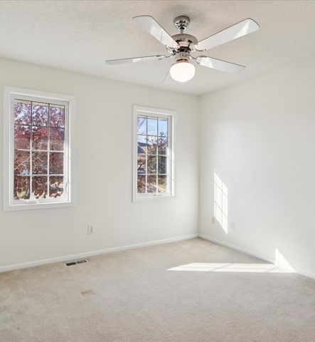 6705 Three Lakes Parkway, Des Moines, IA 50320