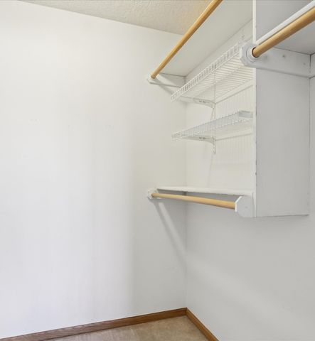 6705 Three Lakes Parkway, Des Moines, IA 50320