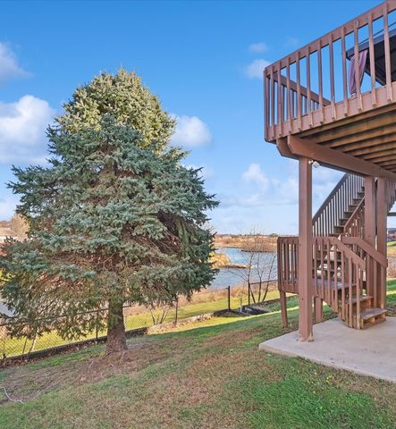 6705 Three Lakes Parkway, Des Moines, IA 50320