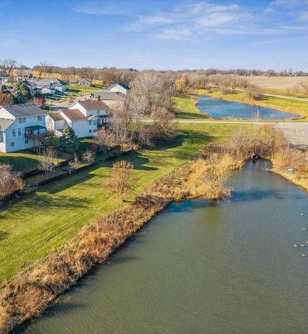 6705 Three Lakes Parkway, Des Moines, IA 50320