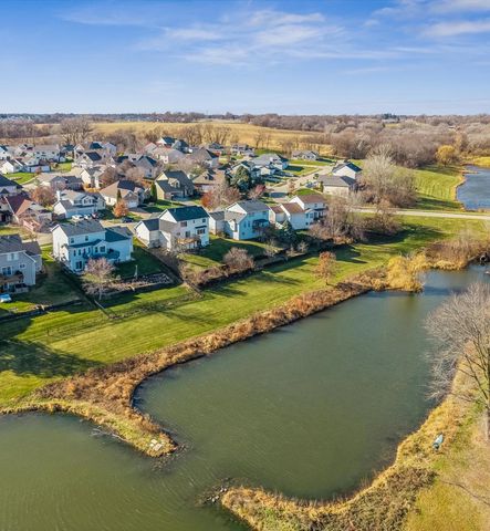 6705 Three Lakes Parkway, Des Moines, IA 50320