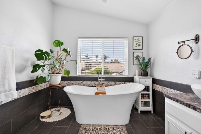 866 Covey Court, Hollister, CA 95023