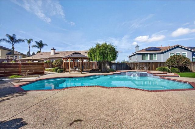 866 Covey Court, Hollister, CA 95023