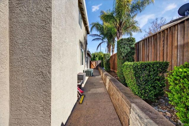 866 Covey Court, Hollister, CA 95023