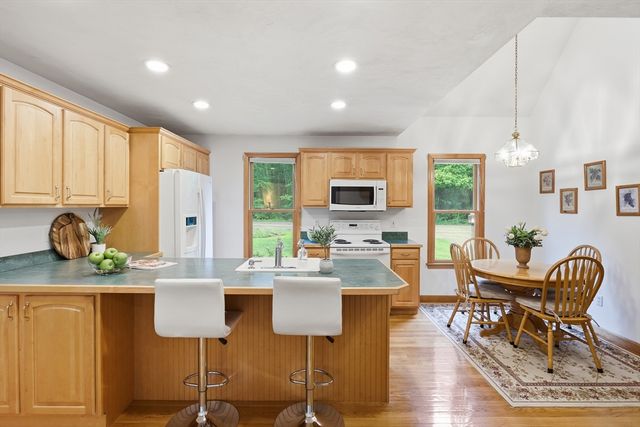 32 Shaker Lane, Littleton, MA 01460