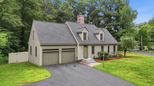 32 Shaker Lane, Littleton, MA 01460