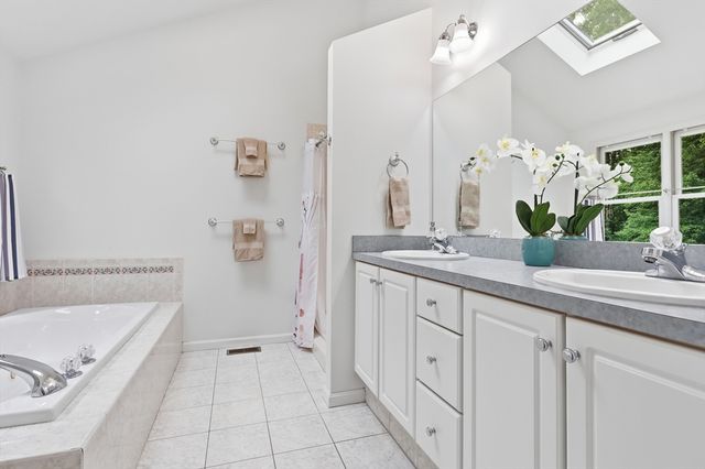 32 Shaker Lane, Littleton, MA 01460