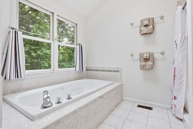 32 Shaker Lane, Littleton, MA 01460