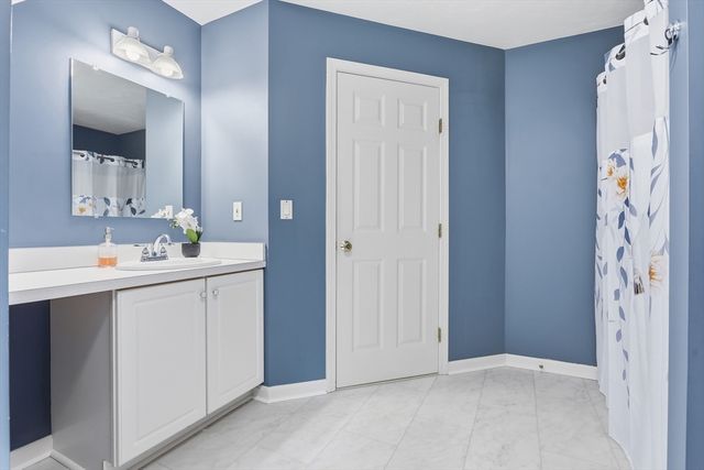 32 Shaker Lane, Littleton, MA 01460