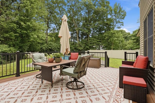 32 Shaker Lane, Littleton, MA 01460