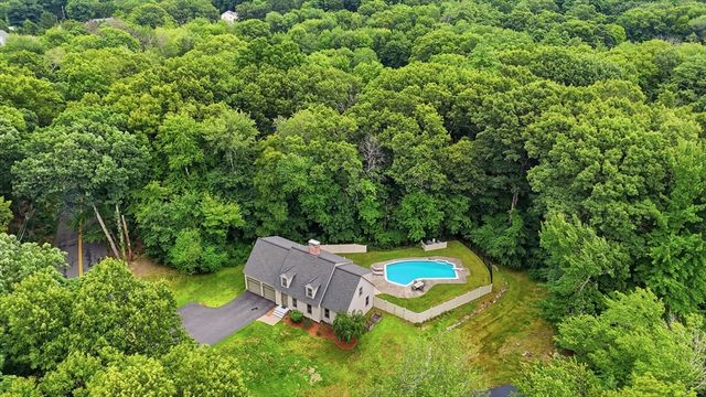 32 Shaker Lane, Littleton, MA 01460