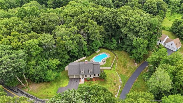 32 Shaker Lane, Littleton, MA 01460
