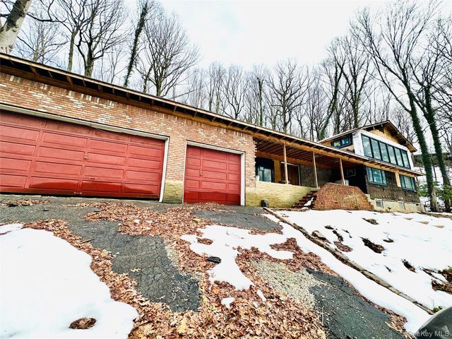 19 Tiffany Road, Oyster Bay Cove, NY 11771