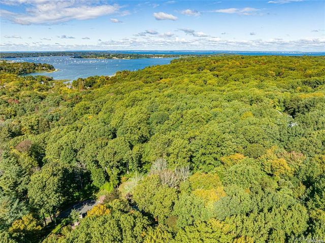 19 Tiffany Road, Oyster Bay Cove, NY 11771