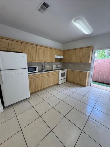 761 NW 24th Ct 761, Miami, FL 33125