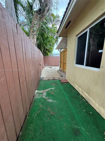 761 NW 24th Ct 761, Miami, FL 33125