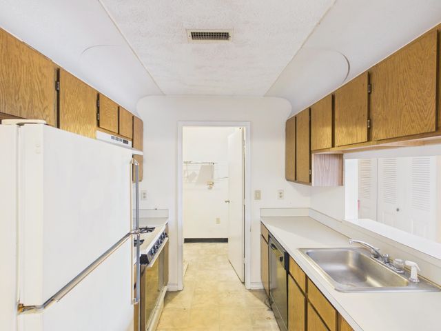 2 Scituate Pl Unit 26, Merrimack, NH 03054
