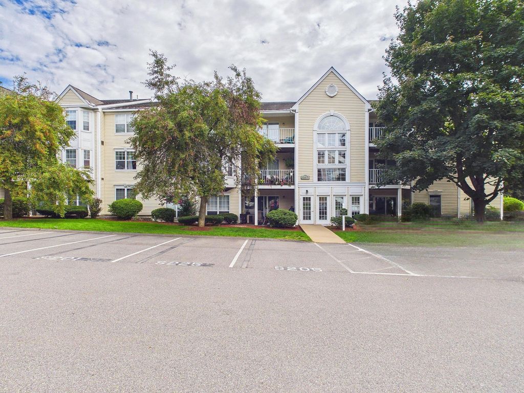 2 Scituate Pl Unit 26, Merrimack, NH 03054