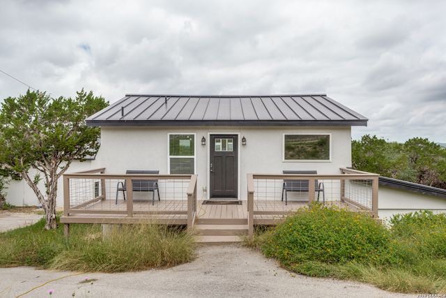 1200 Linda Dr, Canyon Lake, TX 78133