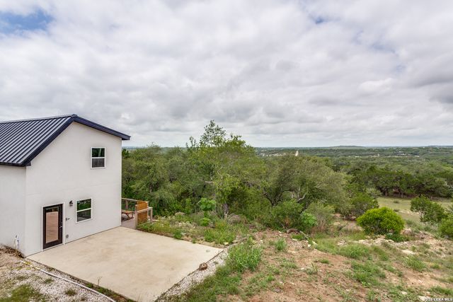 1200 Linda Dr, Canyon Lake, TX 78133