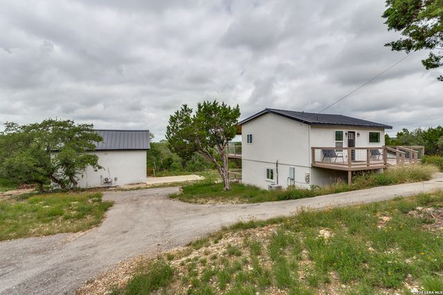 1200 Linda Dr, Canyon Lake, TX 78133