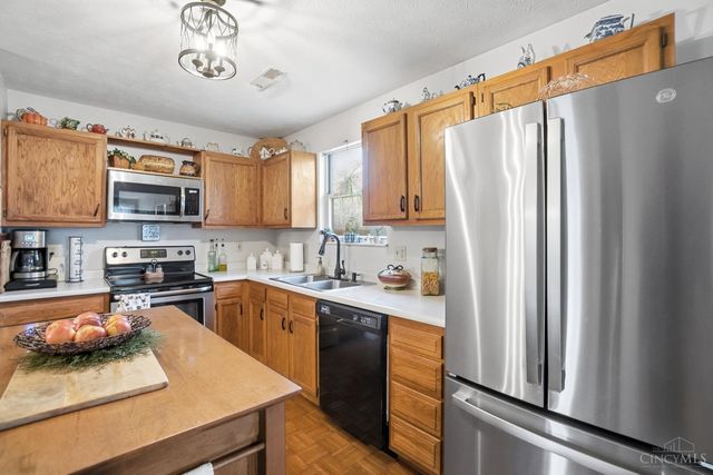 4203 Meadowfield Court, Batavia, OH 45103