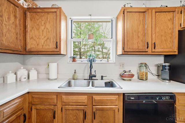 4203 Meadowfield Court, Batavia, OH 45103