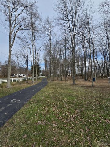 4203 Meadowfield Court, Batavia, OH 45103